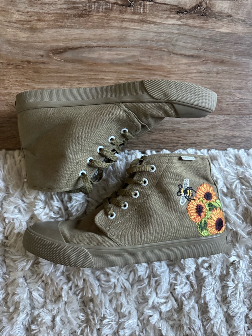 Bangs High-Top Canvas Sneakers with Sunflower & Bee Olive Women’s 8.5